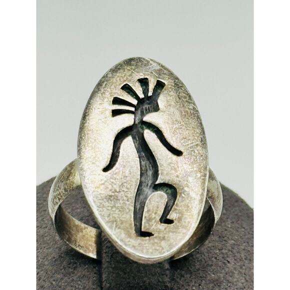 Navajo Artist Signed "T" Sterling Silver Kokopelli Figure Ring! Size 7 & 5.85 G - Picture 5 of 6